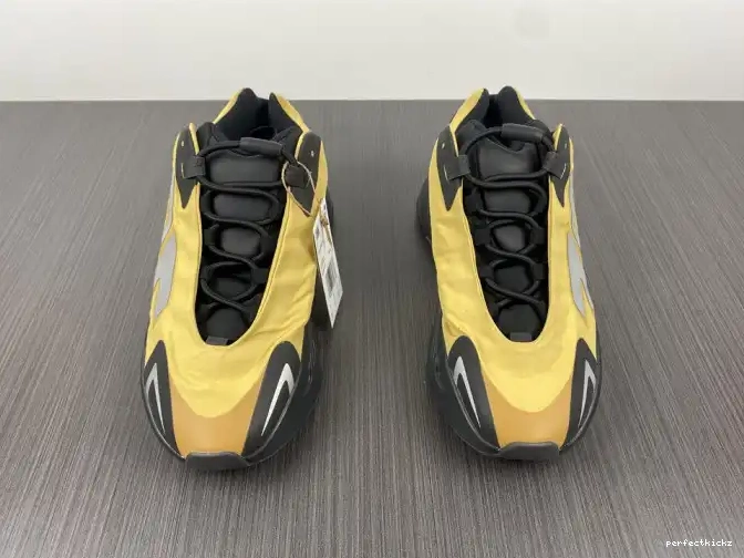 Boost 700 'Honey MNVN Yeezy GZ0717 Flux' 0626